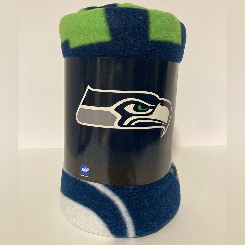 NEW - Officially Licensed NFL Seattle Seahawks 50x60 Fleece Throw Blanket